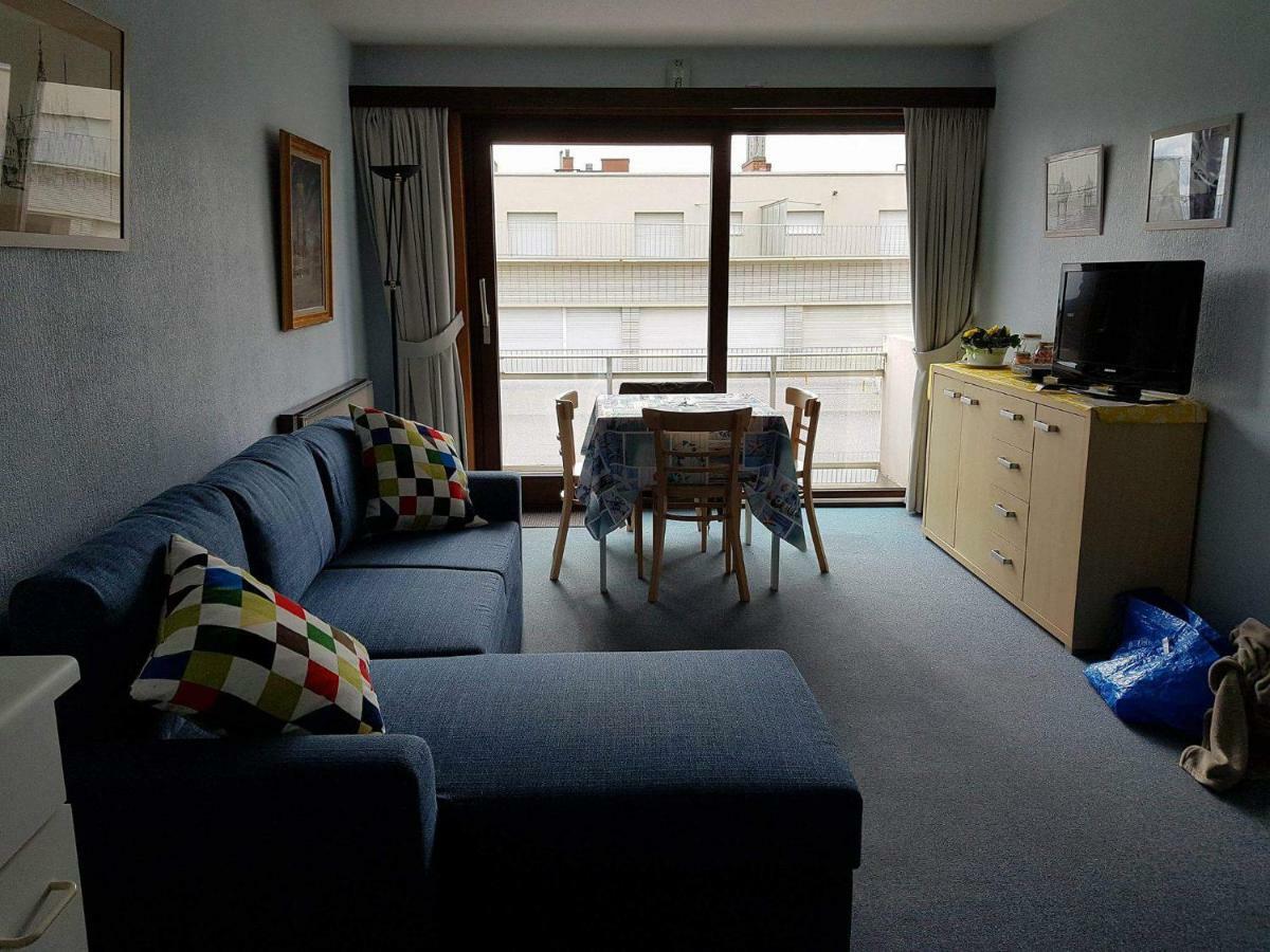 Zonnig Appartement Met Zeezicht Koksijde Exterior foto